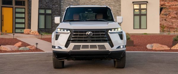 Alternative view of Lexus GX550